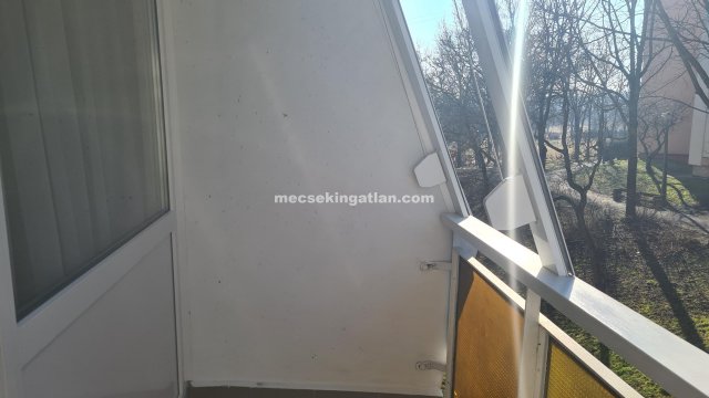 Kiadó panellakás, albérlet, Pécsett 150 E Ft / hó, 2+1 szobás