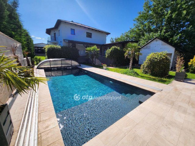 Eladó családi ház, Érden 330 M Ft, 7 szobás