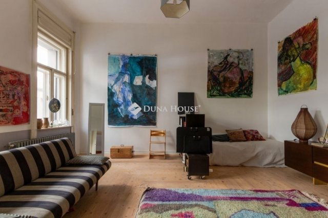 Eladó téglalakás, Budapesten, VI. kerületben 135 M Ft, 2 szobás