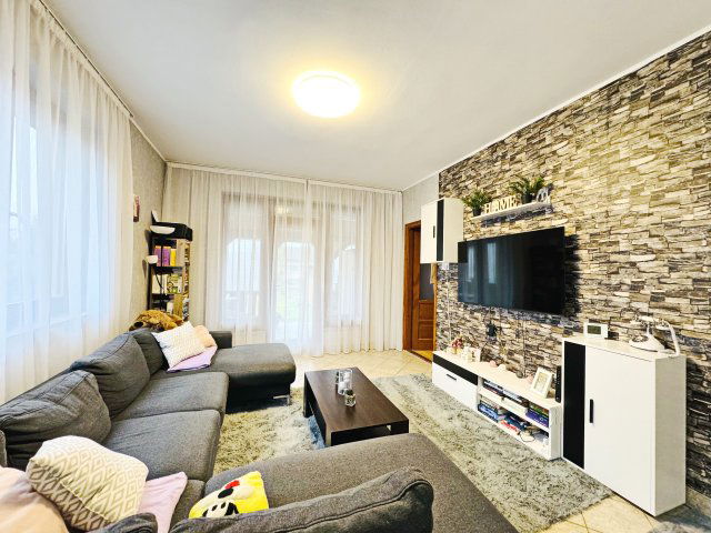 Eladó ikerház, Hajdúsámsonon 75 M Ft, 5 szobás