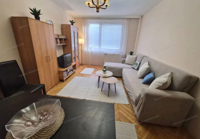 Eladó panellakás, Tatabányán 41.99 M Ft, 1+1 szobás