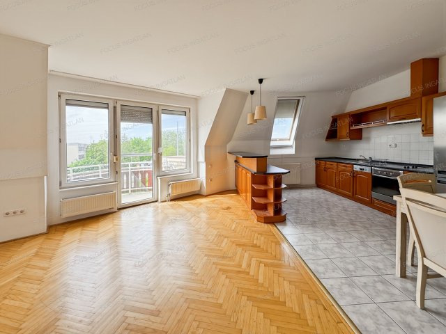 Eladó téglalakás, Kecskeméten 79.99 M Ft, 4 szobás