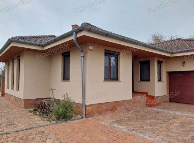 Eladó családi ház, Nyíregyházán 125 M Ft, 3 szobás