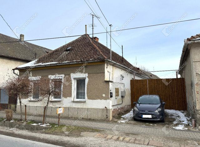 Eladó családi ház, Gencsapátiban 51 M Ft, 3 szobás