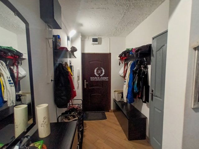 Eladó panellakás, Ózdon 13.5 M Ft, 2 szobás