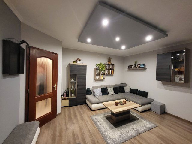 Eladó téglalakás, Győrött 65 M Ft, 2 szobás