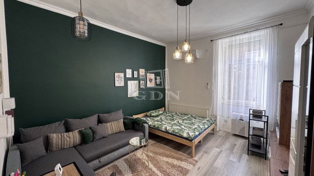 Kiadó téglalakás, albérlet, Szegeden 220 E Ft / hó, 1 szobás