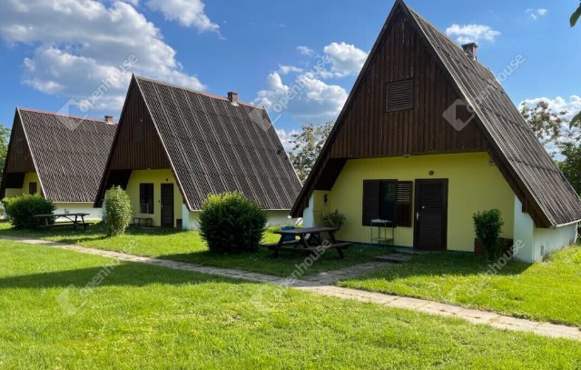 Eladó családi ház, Mecséren 124.9 M Ft, 6 szobás