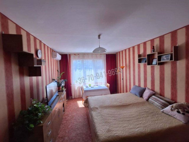 Eladó panellakás, Dunaújvárosban 25.9 M Ft, 1 szobás