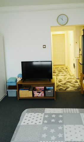 Kiadó panellakás, albérlet, Debrecenben 150 E Ft / hó, 1 szobás