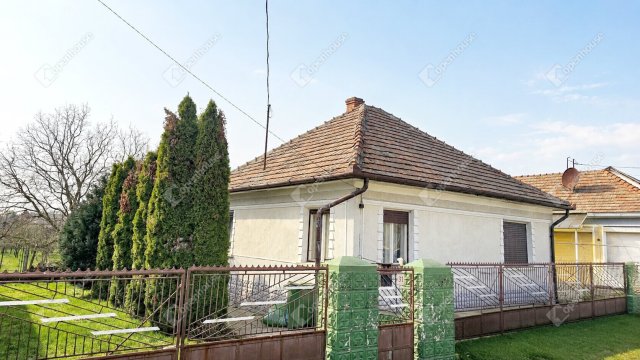 Eladó családi ház, Hernádnémetin 28.9 M Ft, 3 szobás