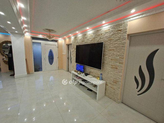 Eladó családi ház, Bakson 42 M Ft, 3 szobás