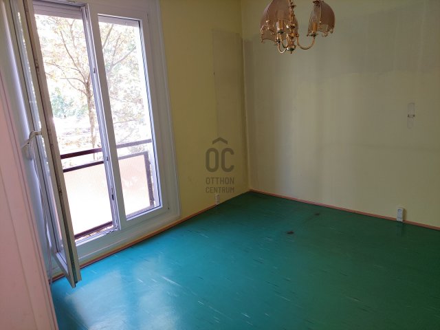 Eladó panellakás, Pécsett, Krisztina téren 38 M Ft, 2 szobás