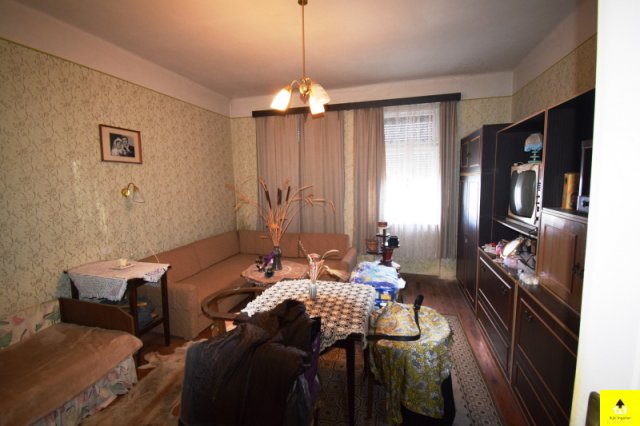 Eladó családi ház, Csepregen 29.9 M Ft, 2 szobás