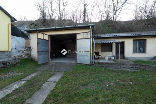 Eladó családi ház, Nyergesújfaluban 43.5 M Ft, 3 szobás