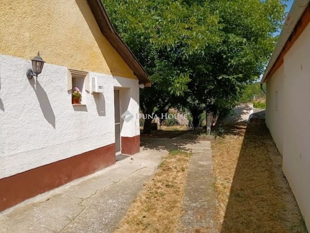 Eladó családi ház, Epölön 35 M Ft, 2 szobás