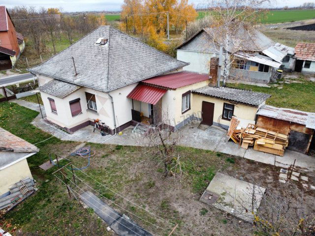 Eladó családi ház, Hevesvezekényen 14.9 M Ft, 4 szobás