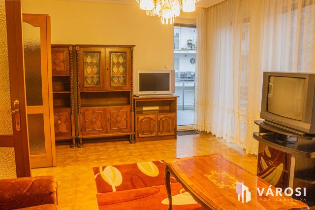 Kiadó téglalakás, albérlet, Szegeden 200 E Ft / hó, 3 szobás