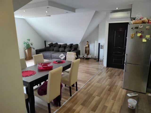 Kiadó téglalakás, albérlet, Etyeken 295 E Ft / hó, 3 szobás