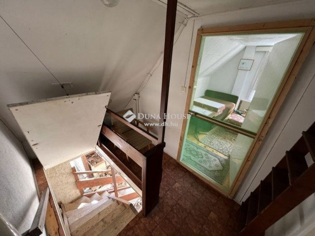 Eladó nyaraló, Velencén 38.9 M Ft, 2 szobás