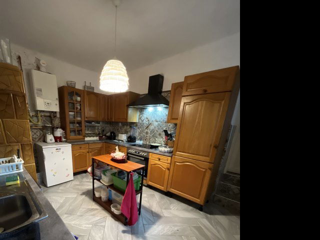 Eladó családi ház, Nemesgulácson 67.9 M Ft, 4 szobás