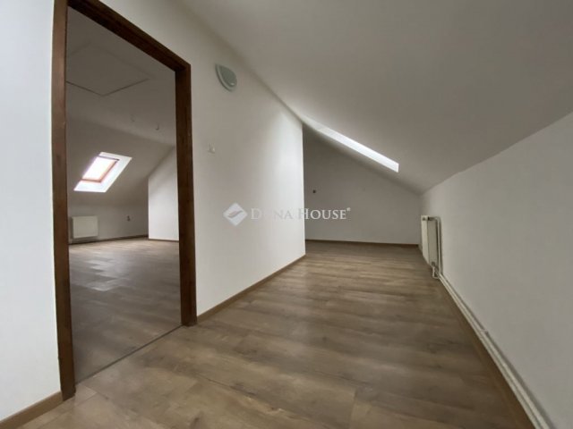 Eladó ipari ingatlan, Sopronban 195 M Ft / költözzbe.hu