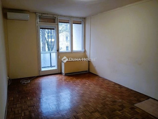 Kiadó téglalakás, albérlet, Esztergomban 160 E Ft / hó