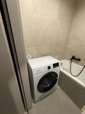 Eladó panellakás, Pécsett 51.9 M Ft, 2 szobás