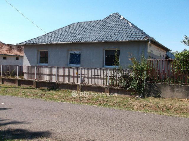 Eladó családi ház, Halmajugrán 24.9 M Ft, 2 szobás