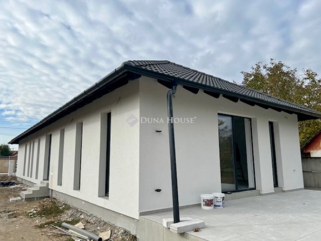 Eladó családi ház, Pilisen 120 M Ft, 4 szobás