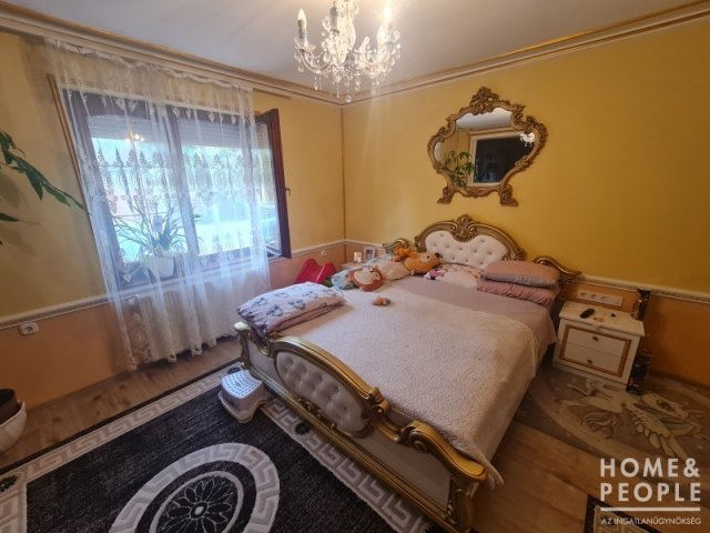 Eladó családi ház, Hódmezővásárhelyen 165 M Ft, 7 szobás