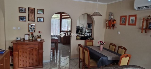 Eladó családi ház, Gárdonyban 149.9 M Ft, 5 szobás