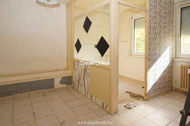 Eladó panellakás, Nyíregyházán, Toldi utcában 32.9 M Ft