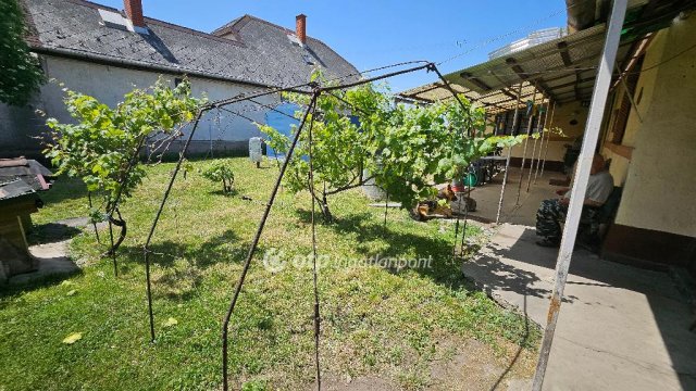 Eladó családi ház, Zaránkán 19.9 M Ft, 5 szobás