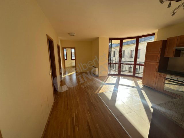 Kiadó téglalakás, albérlet, VI. kerületben, Benczúr utcában