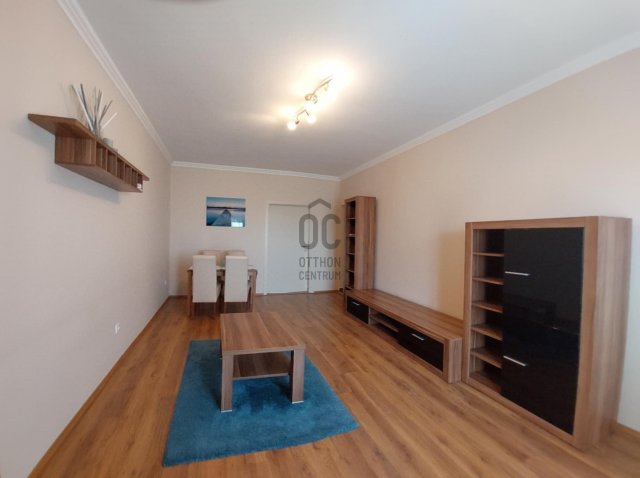 Eladó téglalakás, Szekszárdon, Kőrösi Csoma Sándor utcában