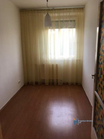 Kiadó panellakás, albérlet, Debrecenben 170 E Ft / hó, 2 szobás