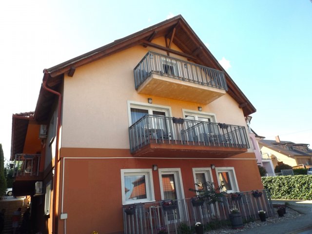 Eladó családi ház, Zalakaroson 222 M Ft, 9 szobás