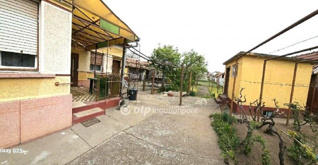 Eladó családi ház, Nagykőrösön 45.5 M Ft, 3 szobás