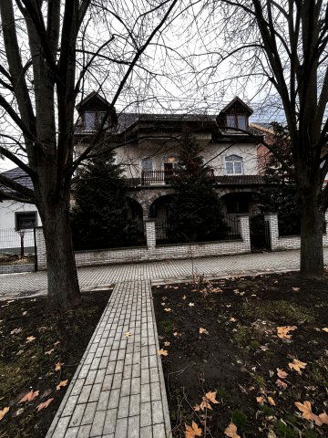 Eladó családi ház, Füzesabonyban 99.9 M Ft, 12 szobás