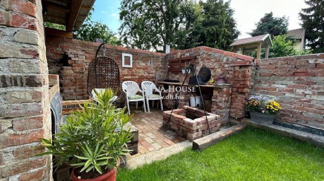 Eladó téglalakás, Szombathelyen 87.75 M Ft, 4 szobás