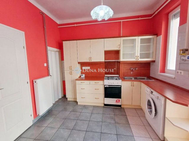 Eladó családi ház, Budapesten, XX. kerületben 43.5 M Ft