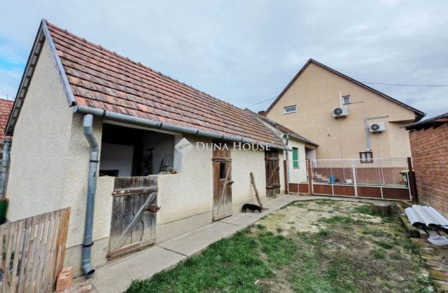 Eladó családi ház, Gelsén 45.8 M Ft, 5 szobás