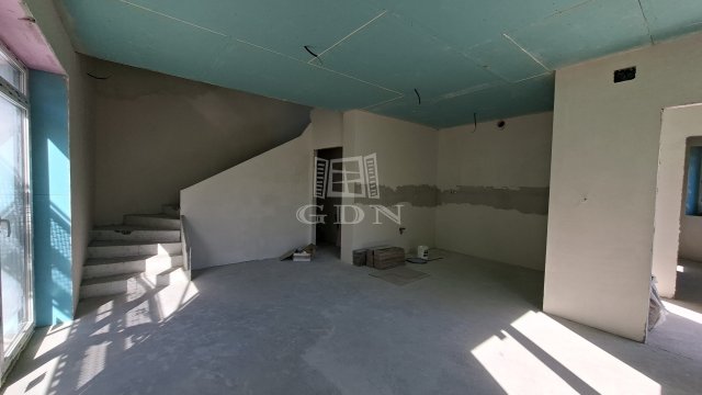 Eladó ikerház, Veszprémben 120 M Ft, 4 szobás