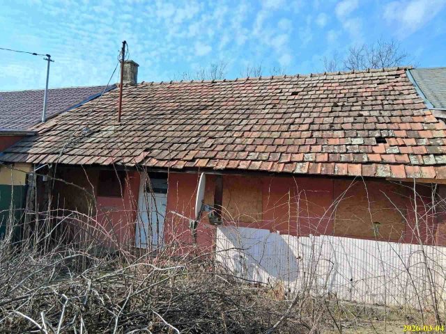 Eladó családi ház, Ebesen 4.7 M Ft, 2 szobás