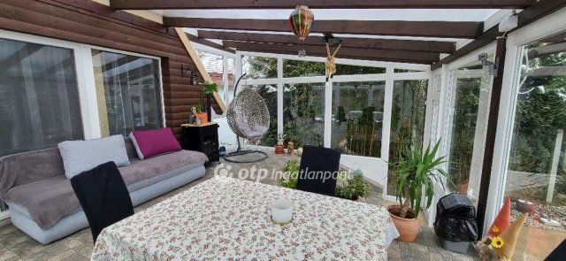 Eladó családi ház, Győrött 45.5 M Ft, 2 szobás