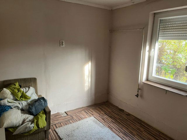 Eladó családi ház, Biriben 9.9 M Ft, 1 szobás