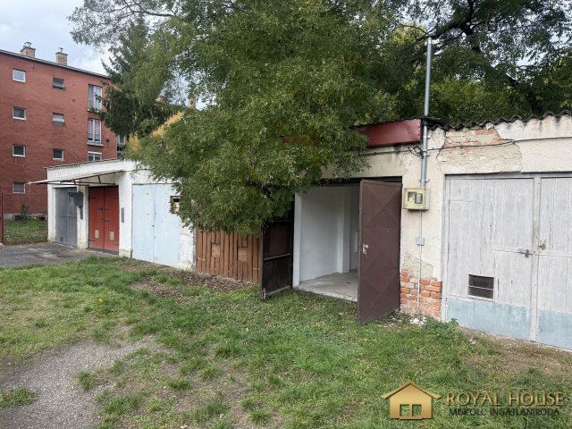 Eladó garázs, Miskolcon, Martinovics Ignác utcában 9.9 M Ft