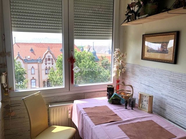 Eladó panellakás, Szentesen 47 M Ft, 3 szobás