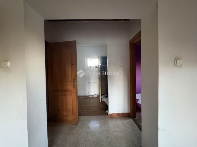 Eladó családi ház, Kiskunlacházán 89.9 M Ft, 4 szobás
